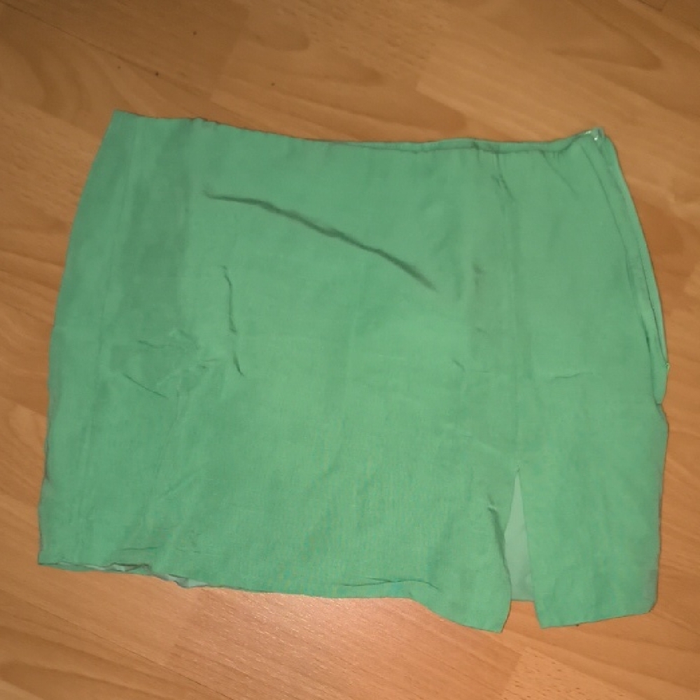 H&M | Vibrant Green Mini Skirt